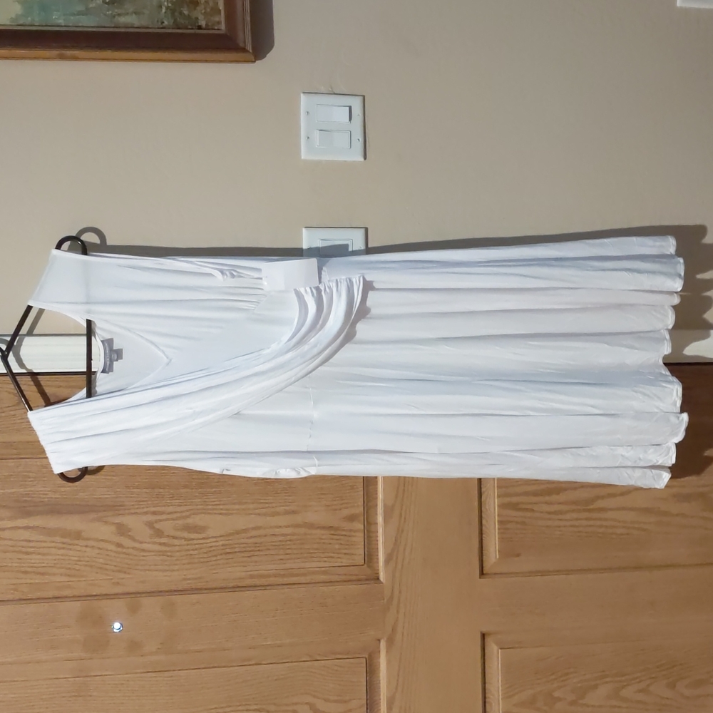 Jessica London, size 24W white sleeveless dress with attached sash